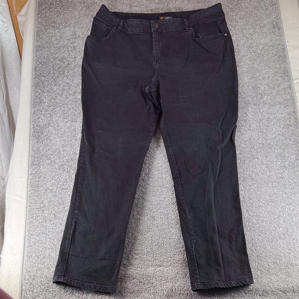 Lee Black Jeans Relaxed Fit Straight Leg Mid Rise Pants Womens 18W 18 - Picture 1 of 11